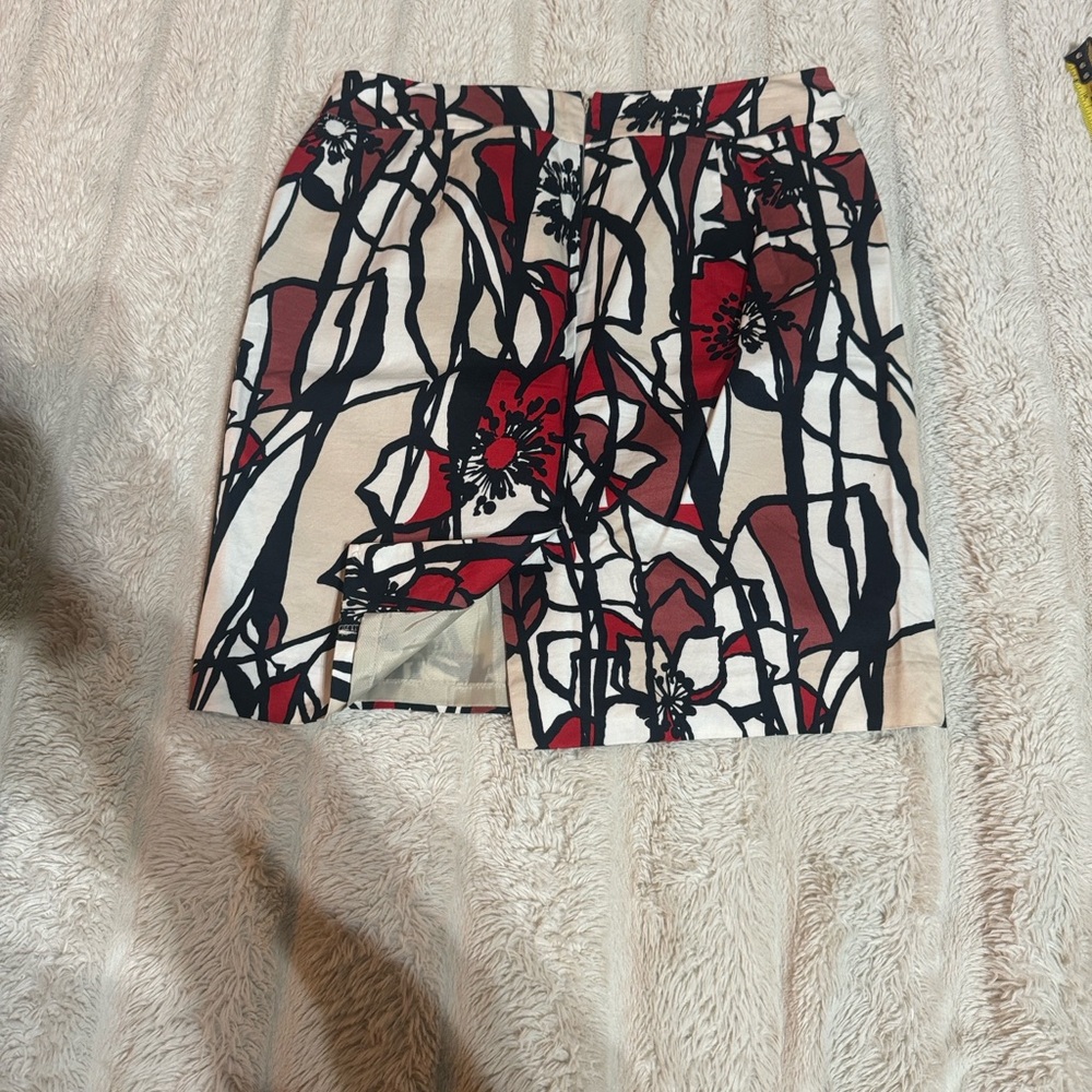 Ann Taylor Red and Black Floral Mini Skirt - Picture 3 of 5